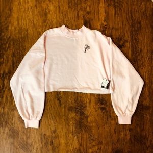 Volcom Sweaters - BRAND NEW Volcom Cropped Crewneck Sweatshirt Volcom Sweaters - BRAND NEW Volcom Cropped Crewneck Sweatshirt